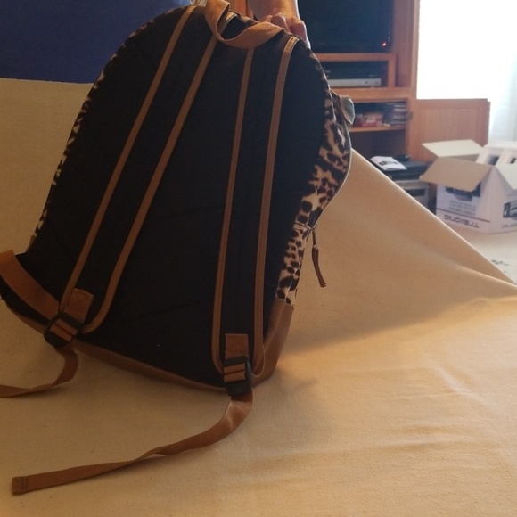 Back pack - Picture 2 of 4